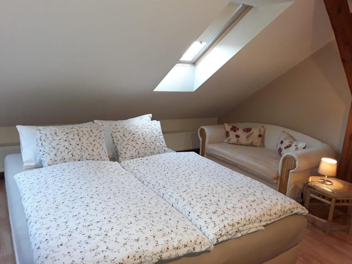 Apartament Tina เจียร์ซอร์นูฟ ภายนอก รูปภาพ